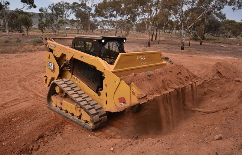 CAT 299 D3 4-in-1 Pro Series bucket