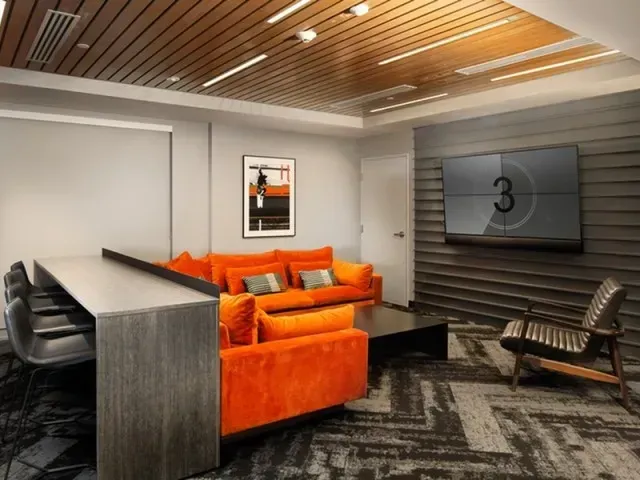 Lounge at Trac75.