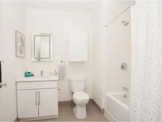 Bathroom at Trac75.