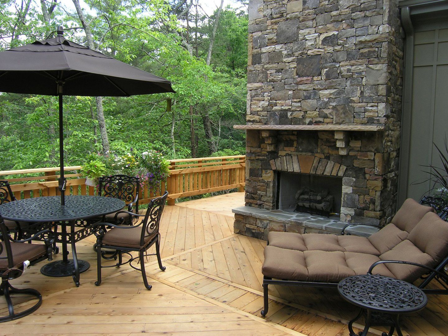 luxury deck room with high trees