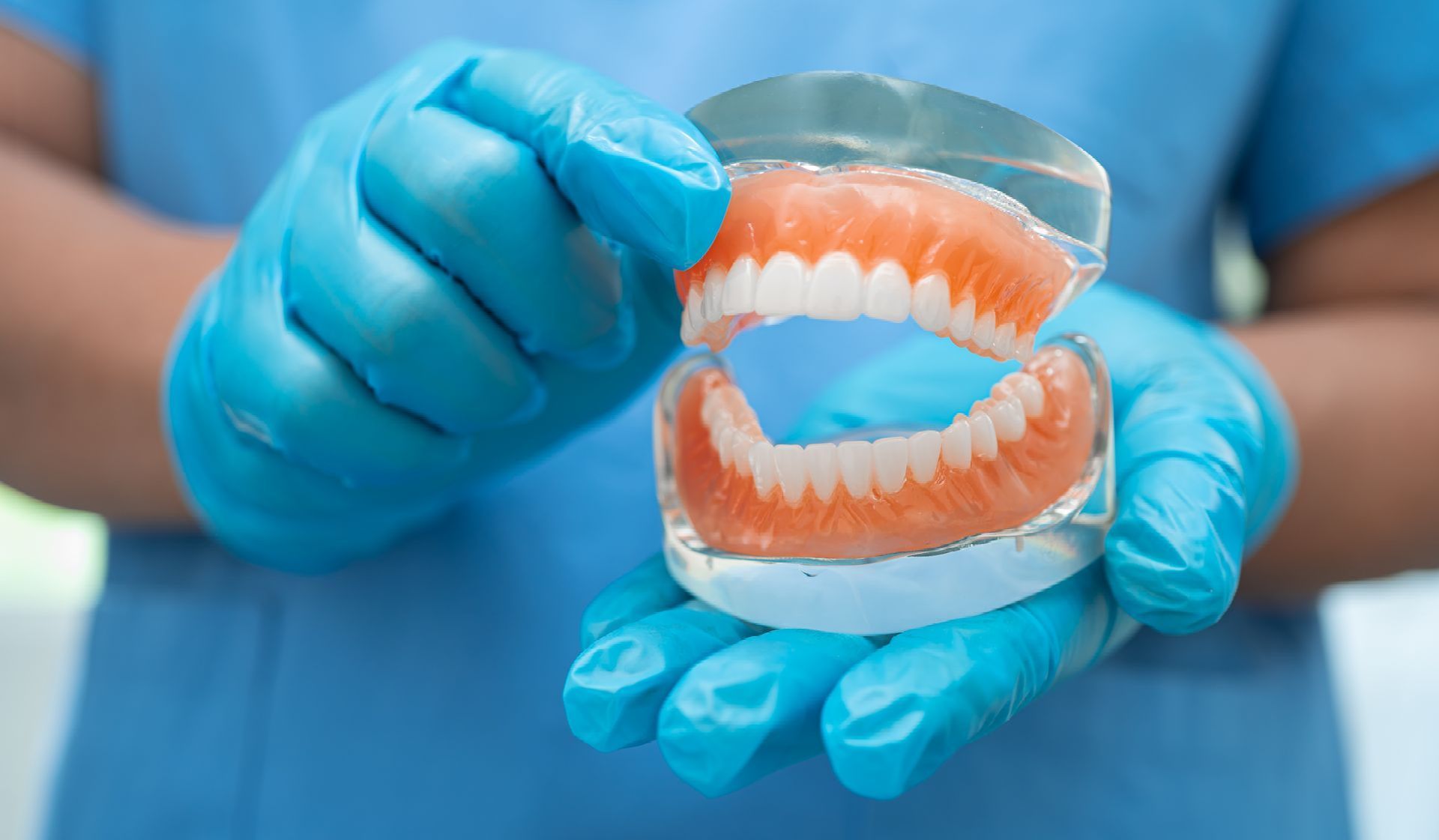 A new set of dentures | Get dentures in Davenport, FL.