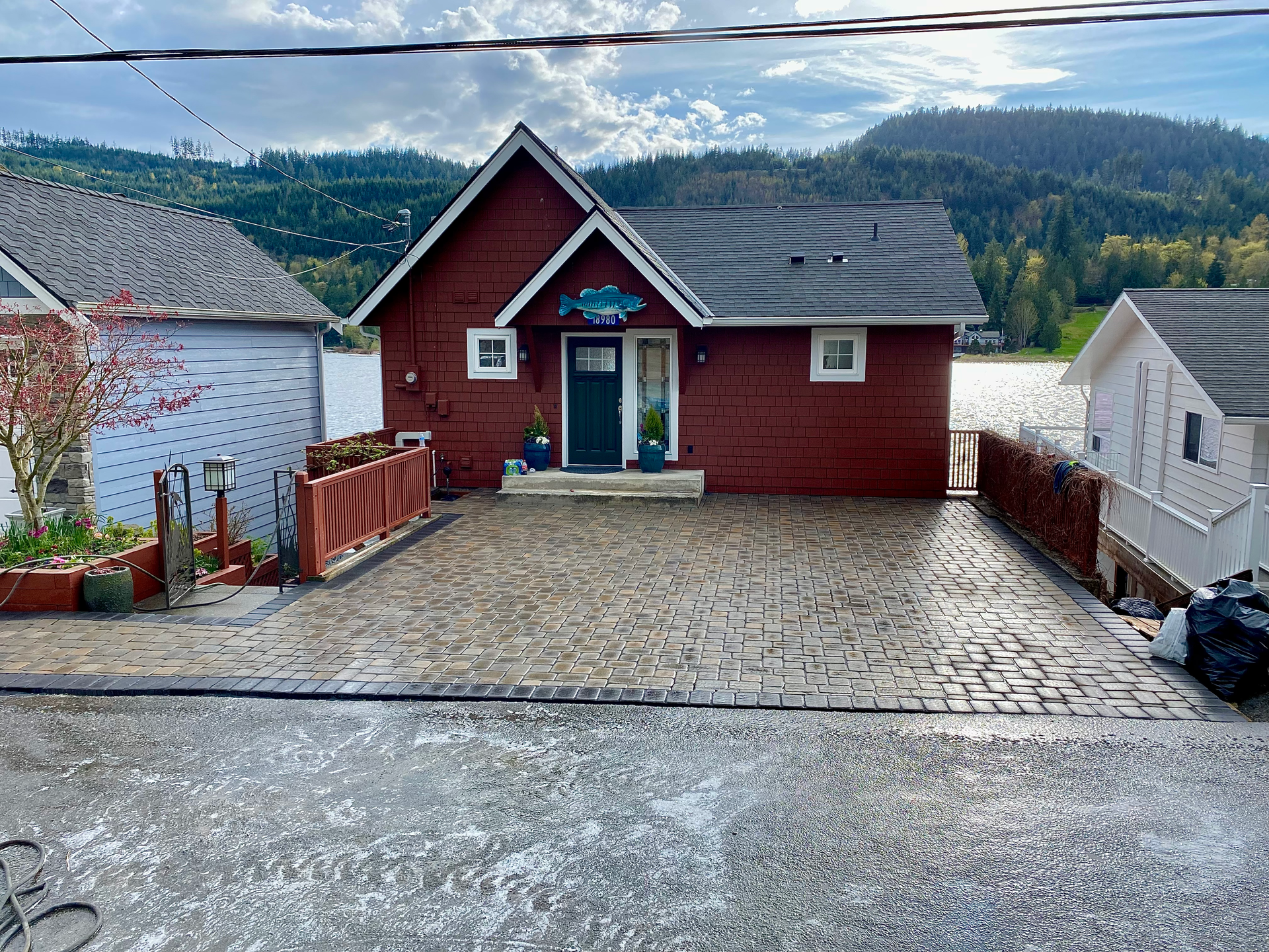 new patio with installed pavers