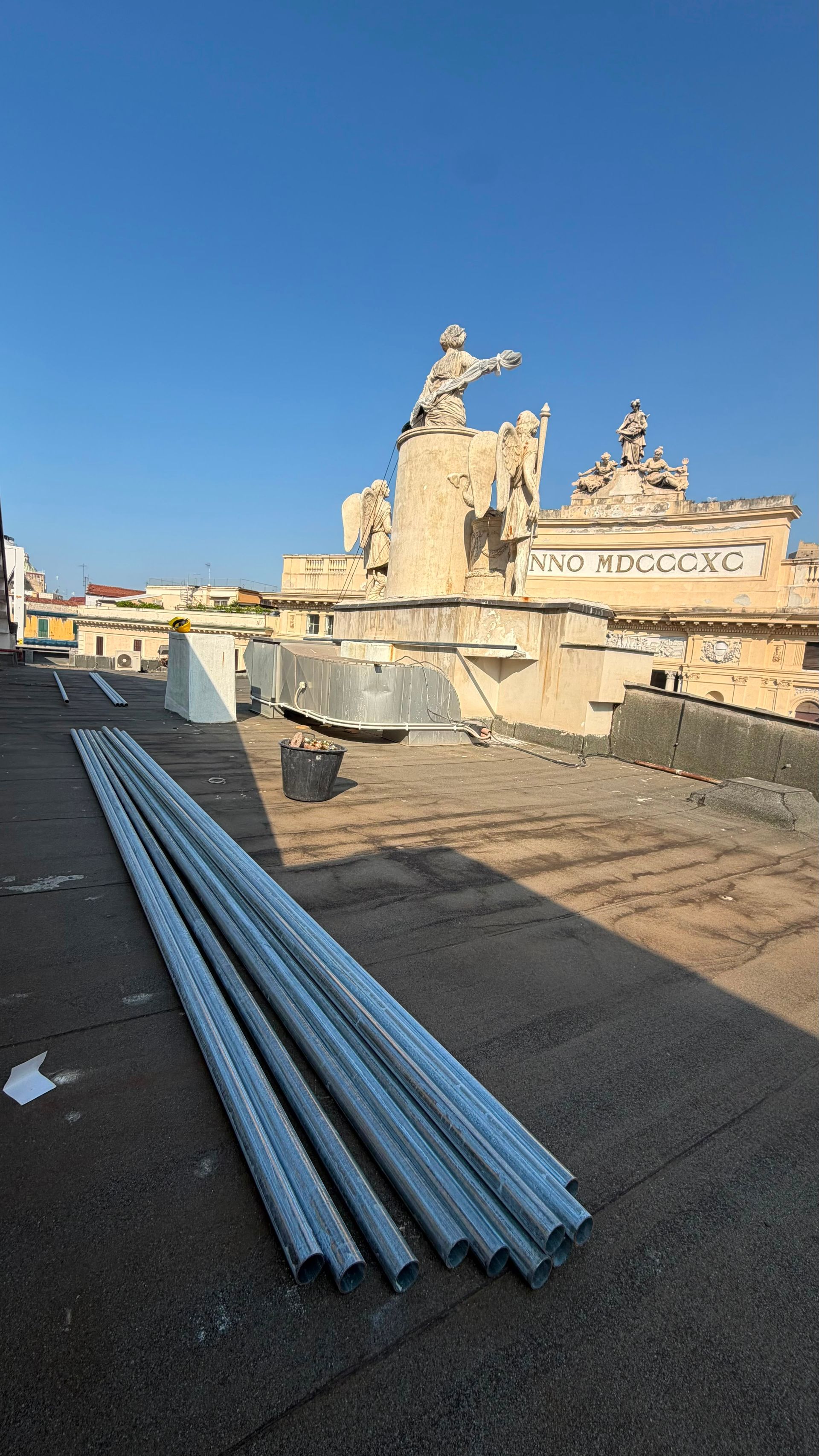 MOCCIA PONTEGGI -CANTIERE TEATRO SAN CARLO NAPOLI