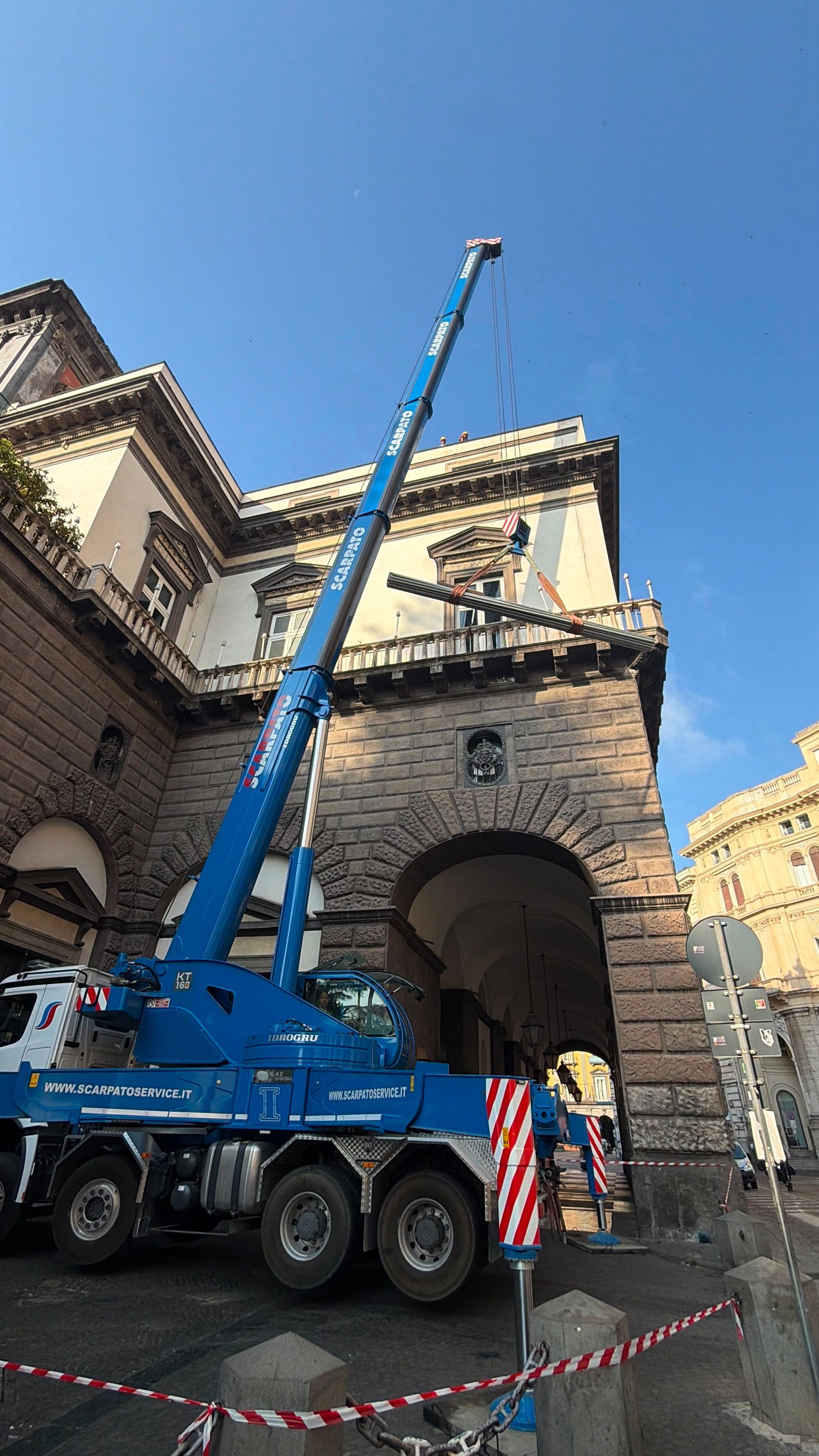 MOCCIA PONTEGGI -CANTIERE TEATRO SAN CARLO NAPOLI