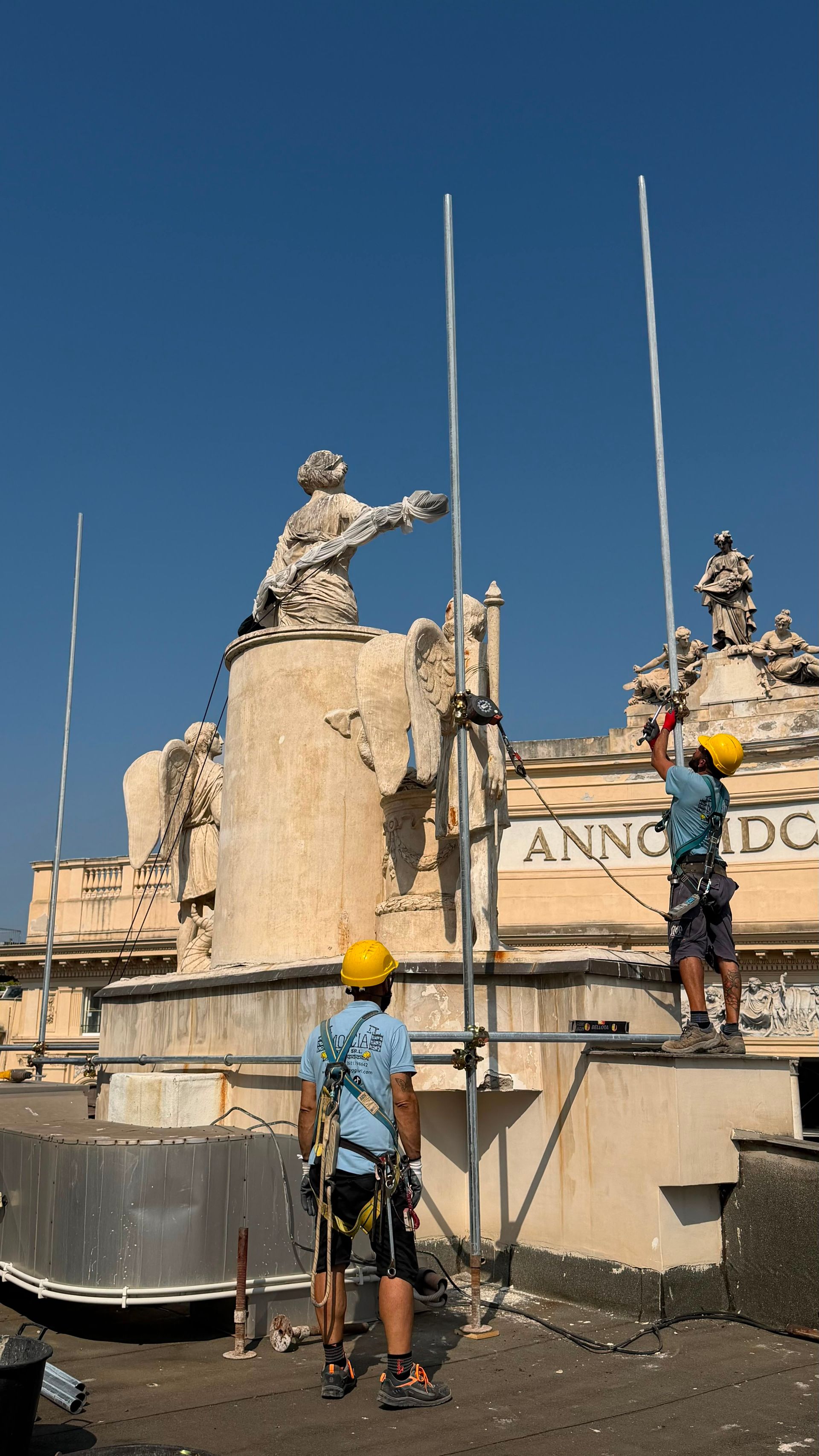 MOCCIA PONTEGGI -CANTIERE TEATRO SAN CARLO NAPOLI