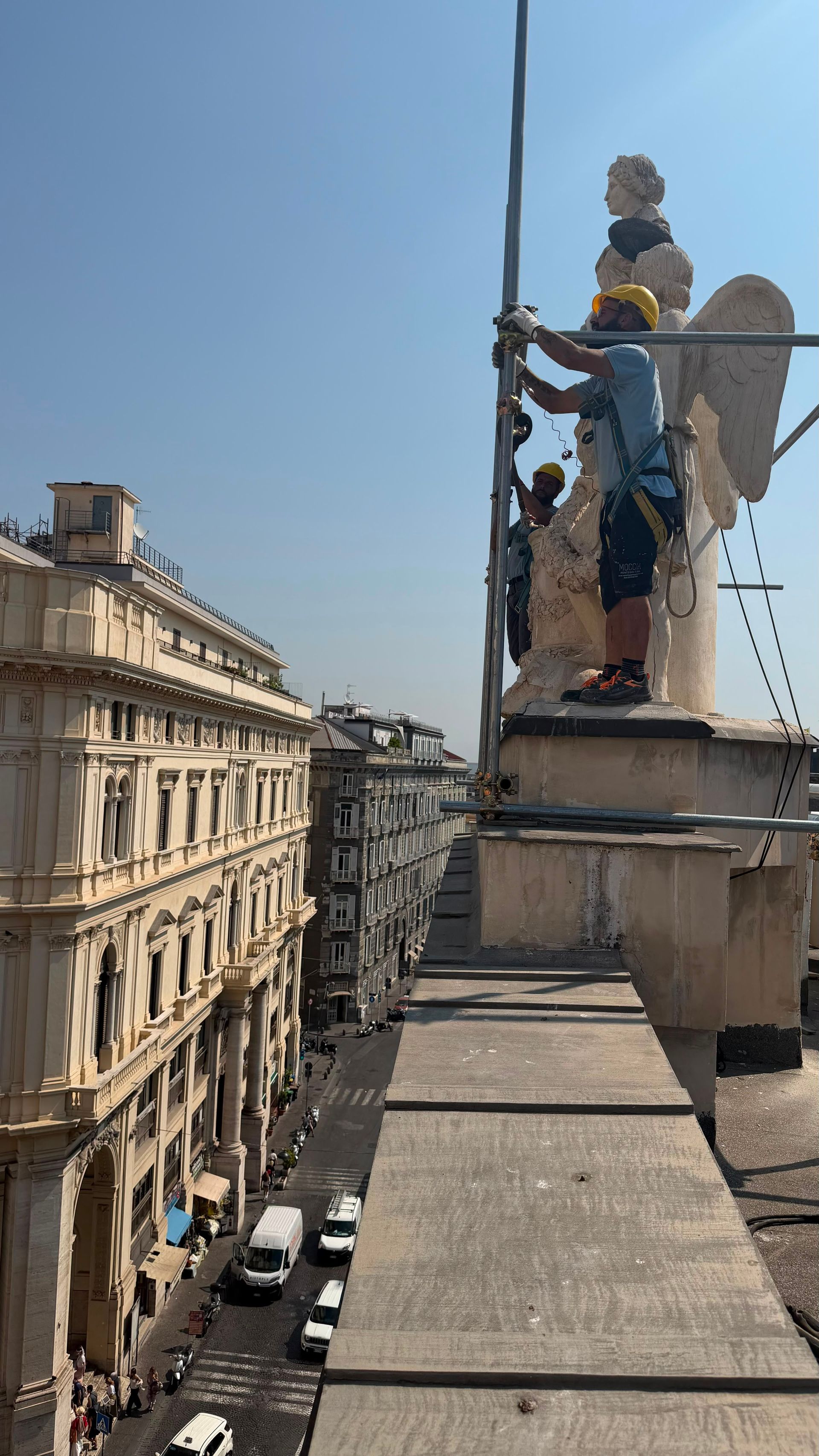 MOCCIA PONTEGGI -CANTIERE TEATRO SAN CARLO NAPOLI