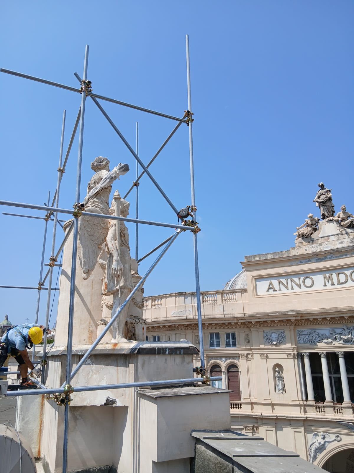 MOCCIA PONTEGGI -CANTIERE TEATRO SAN CARLO NAPOLI