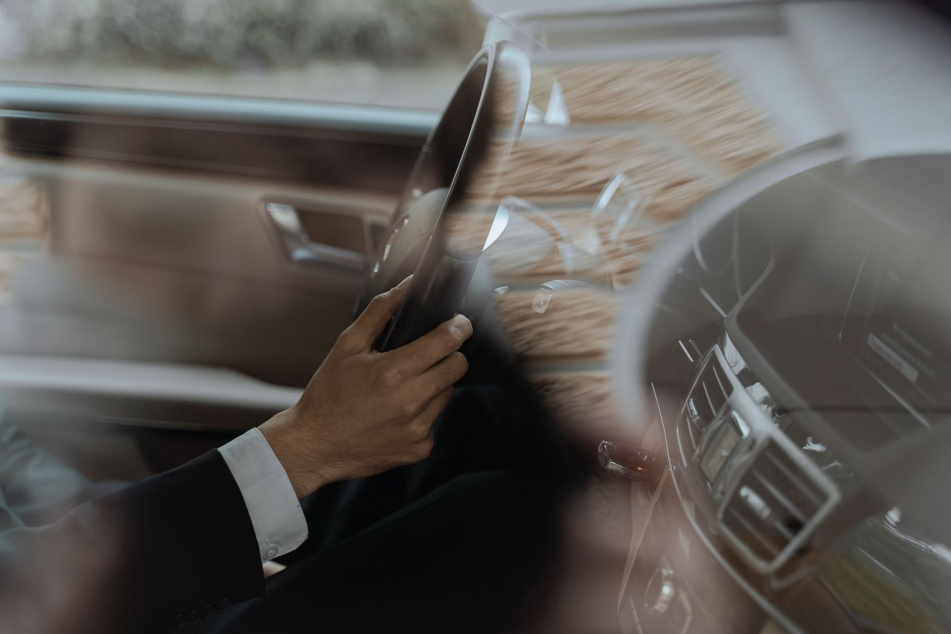Chauffeur privé pour trajet Genève Milan en Mercedes Classe S Chauffeur privé pour trajet Genève Milan en Mercedes Classe S