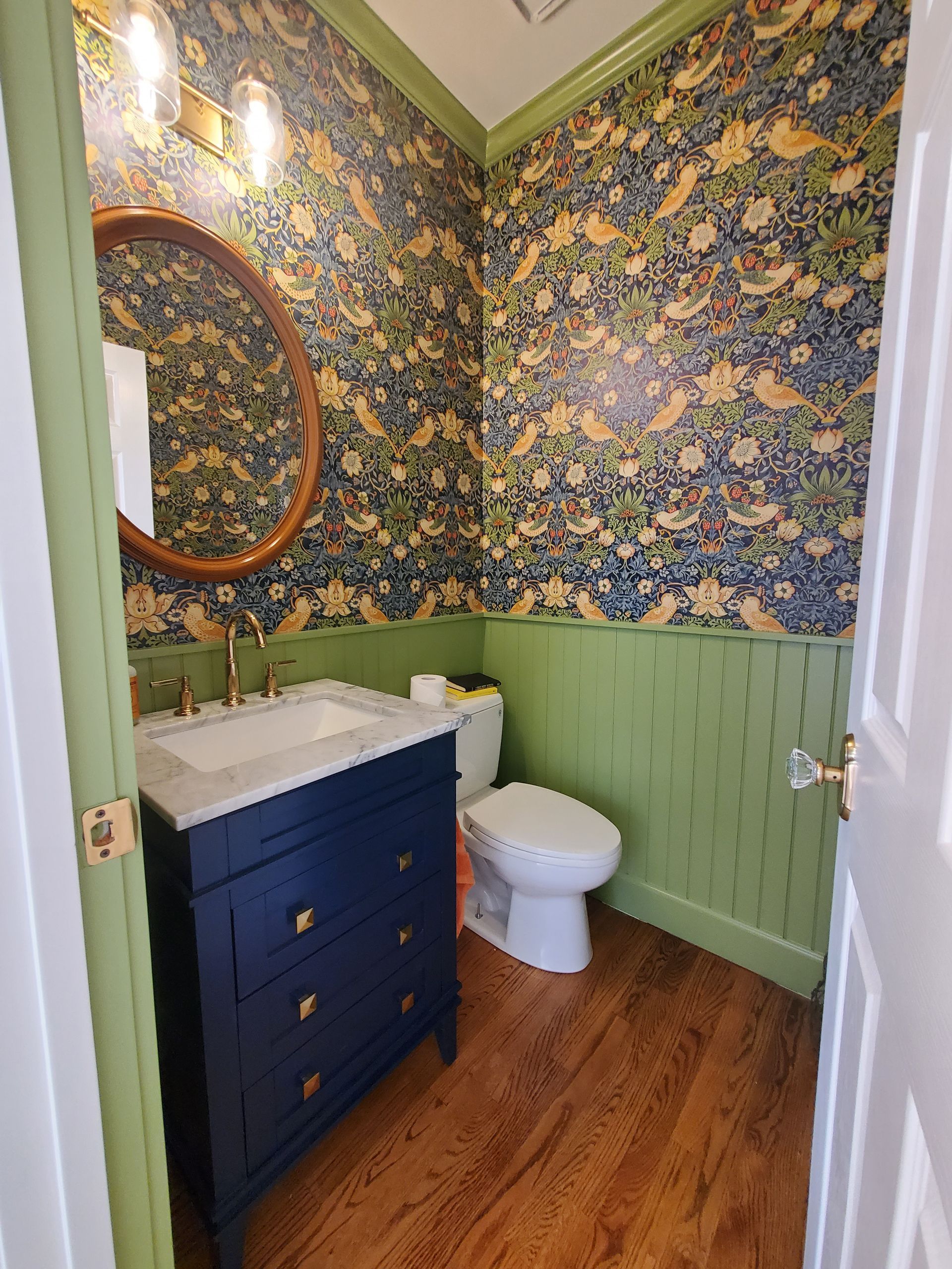 interior paint accent wall bathroom