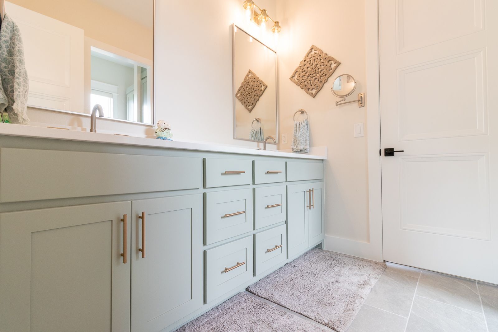 bathroom interior cabinet