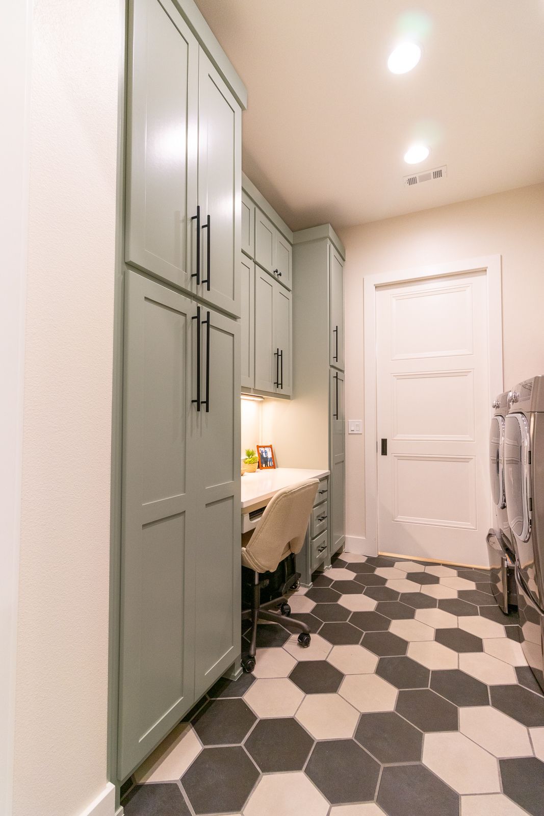 mud room cabinet paint