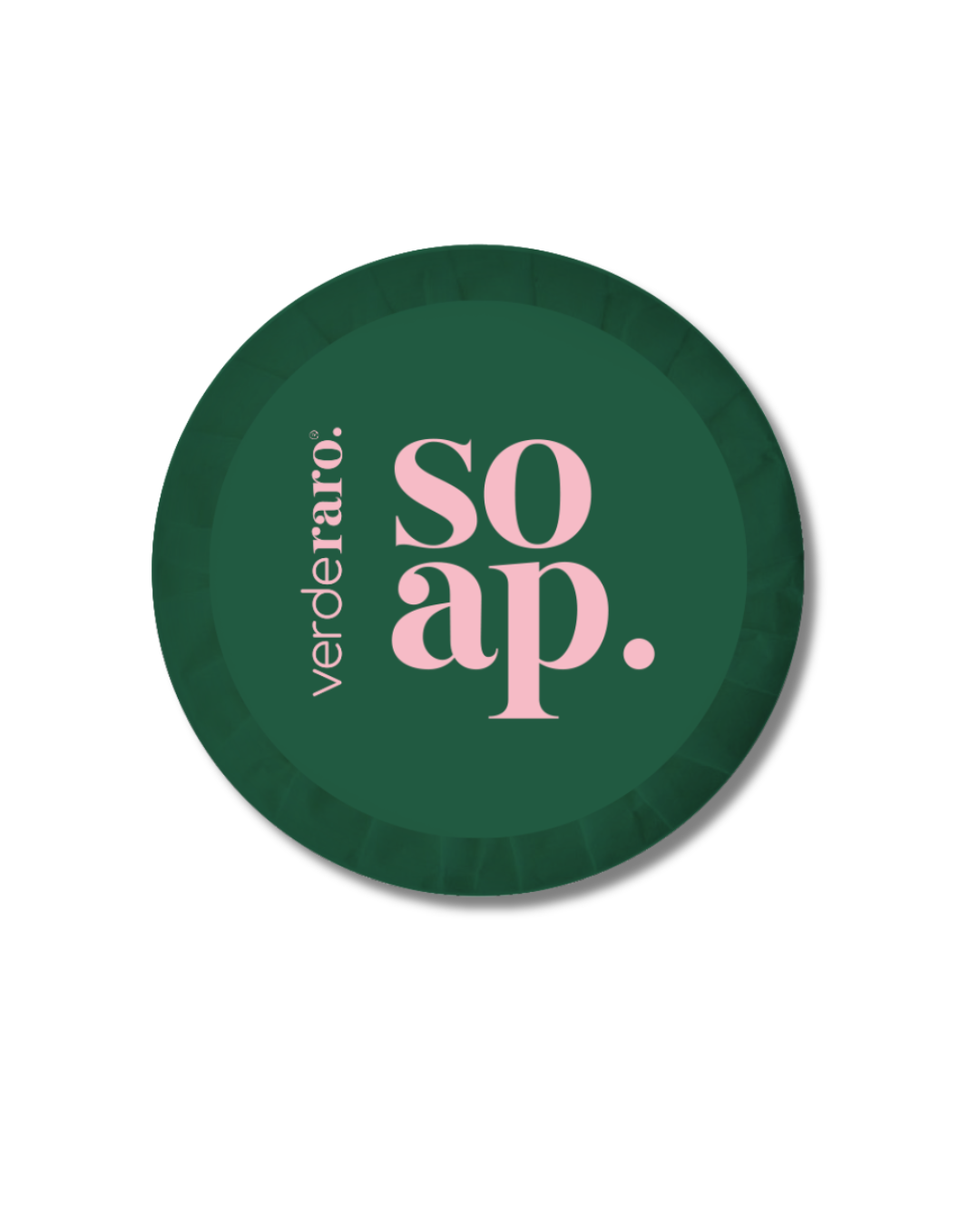 Un adesivo rotondo verde scuro con la scritta bianca "verderaro." in verticale e la scritta grande rosa chiaro "soap".
