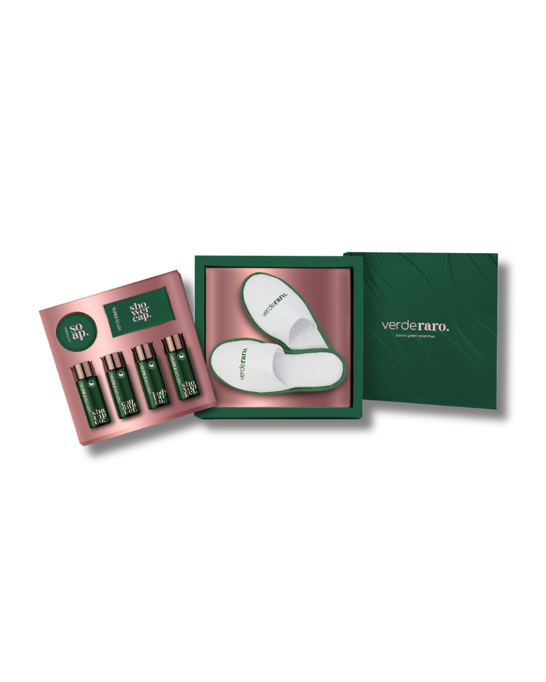 Un set regalo contenente quattro piccole bottiglie verdi e un paio di pantofole bianche in una scatola verde scuro.