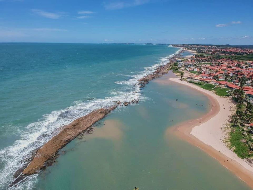 Vista aérea da praia de Luís Correia no litoral do Piauí