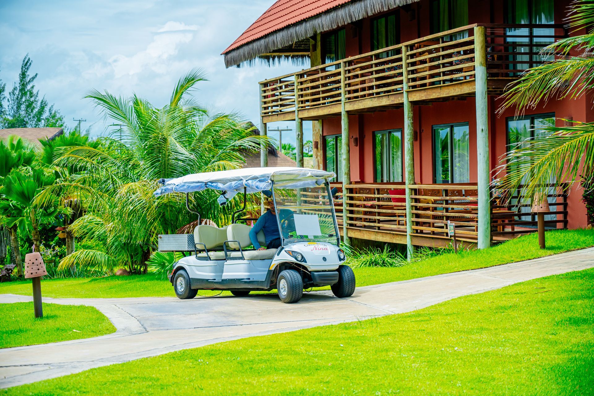 Área externa com hospedagem do Carnaubinha Praia Resort em Luís Correia