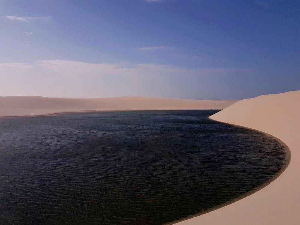 Dunas e lagoa dos Lençóis Piauienses perto de Luís Correia