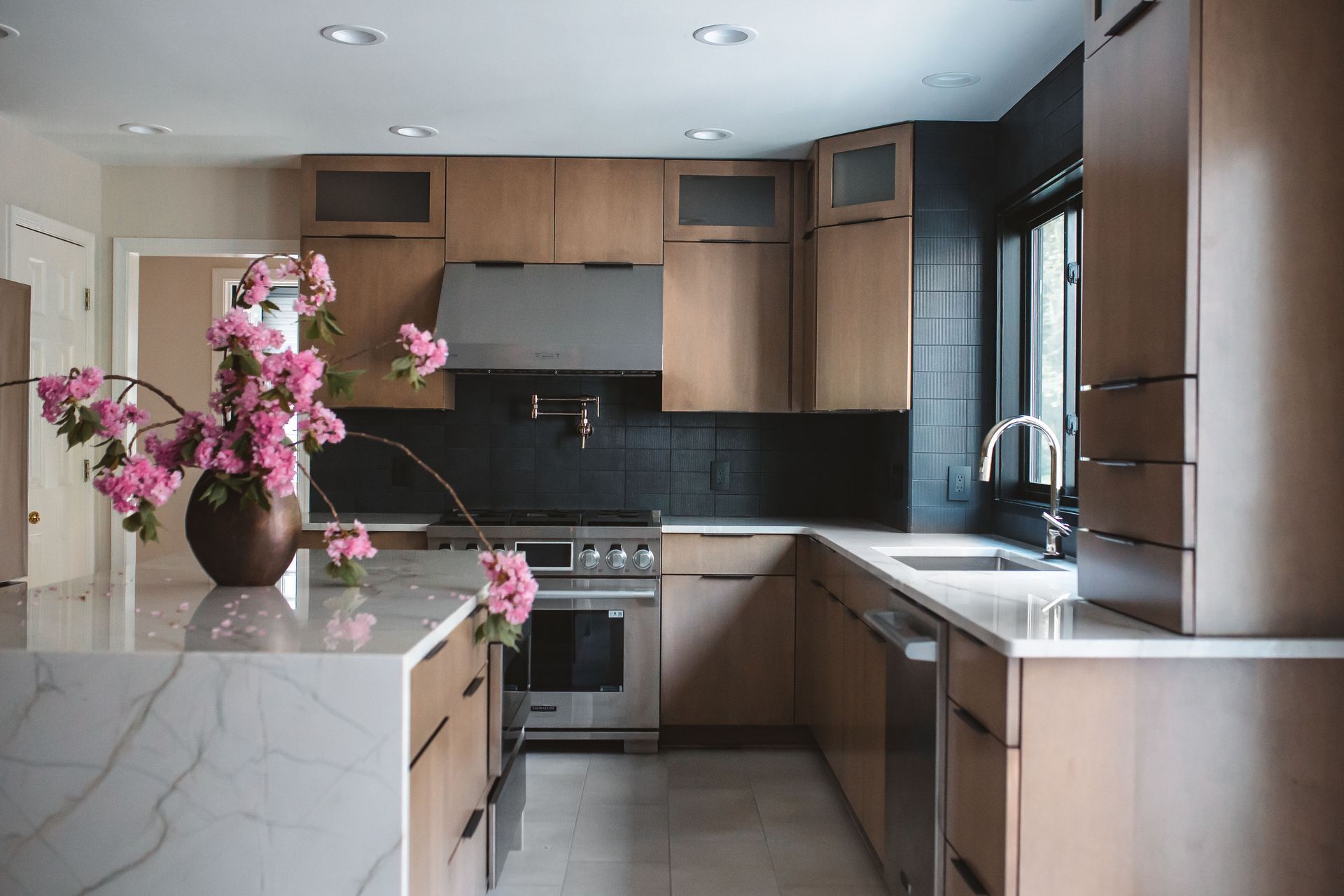 Meadowlark - Kitchen with island and flowers on top