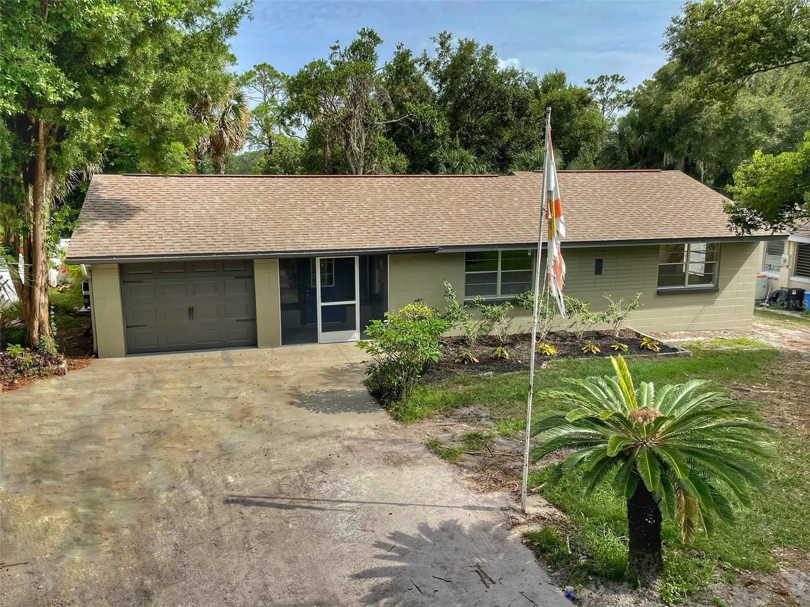 105 Medina Rd. Debary, FL 32713