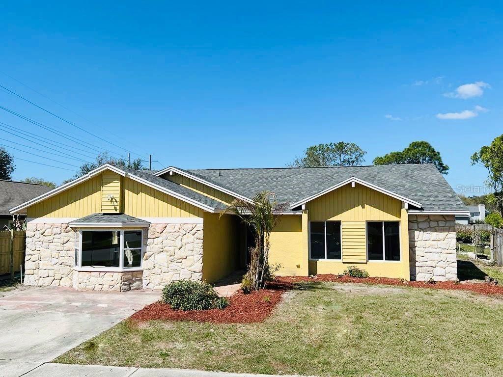 304 SIR LAWRENCE Dr Sanford, FL 32773