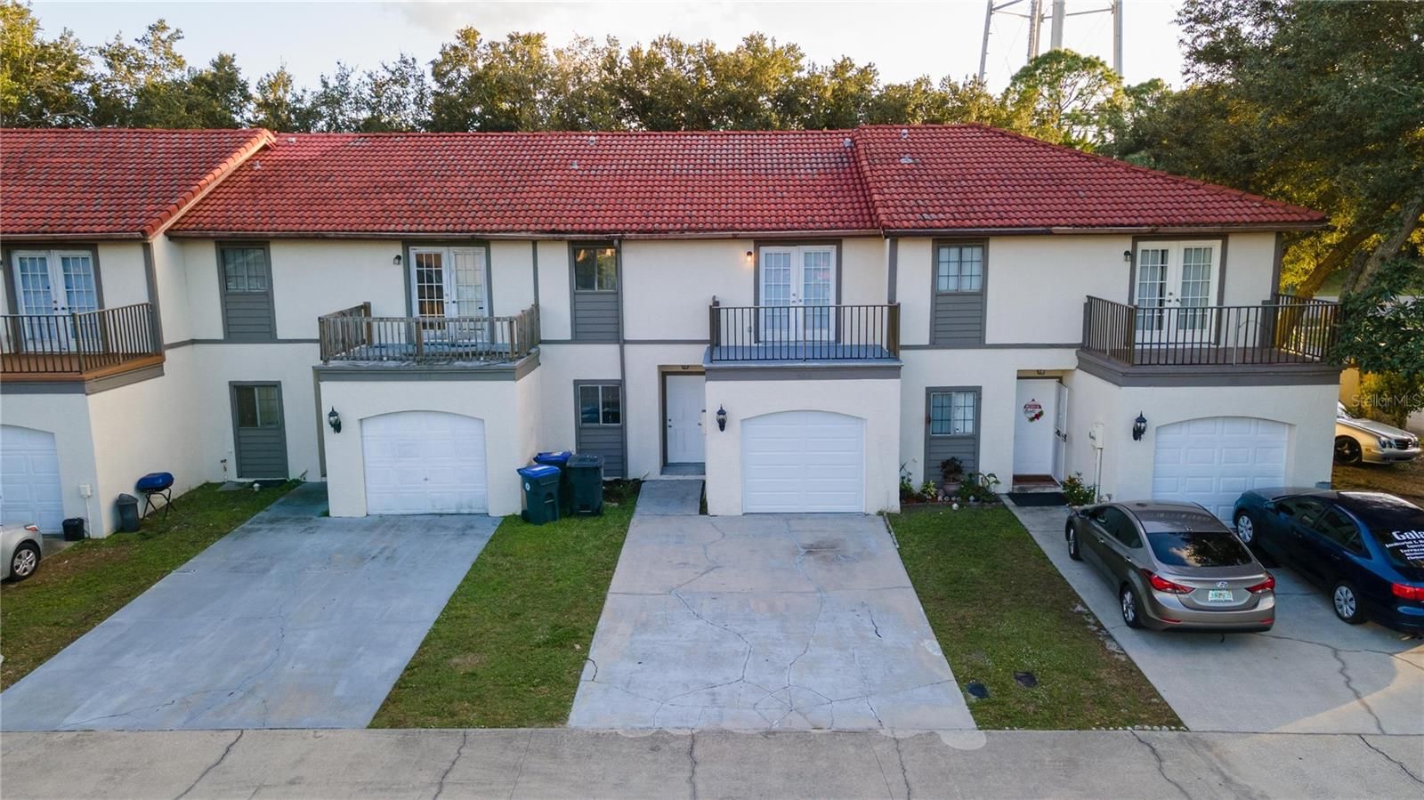 653 Angela Ln,  Titusville, FL 32796