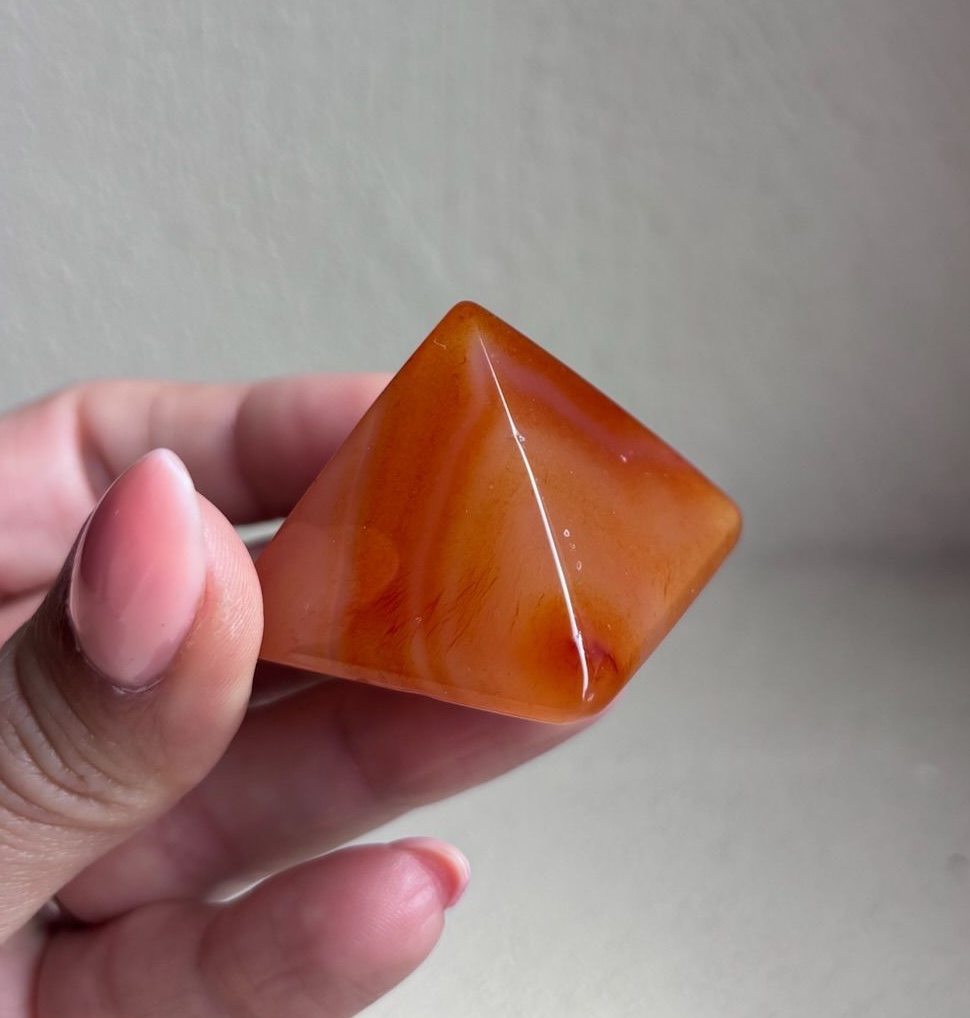 Carneool piramide 3,5 cm