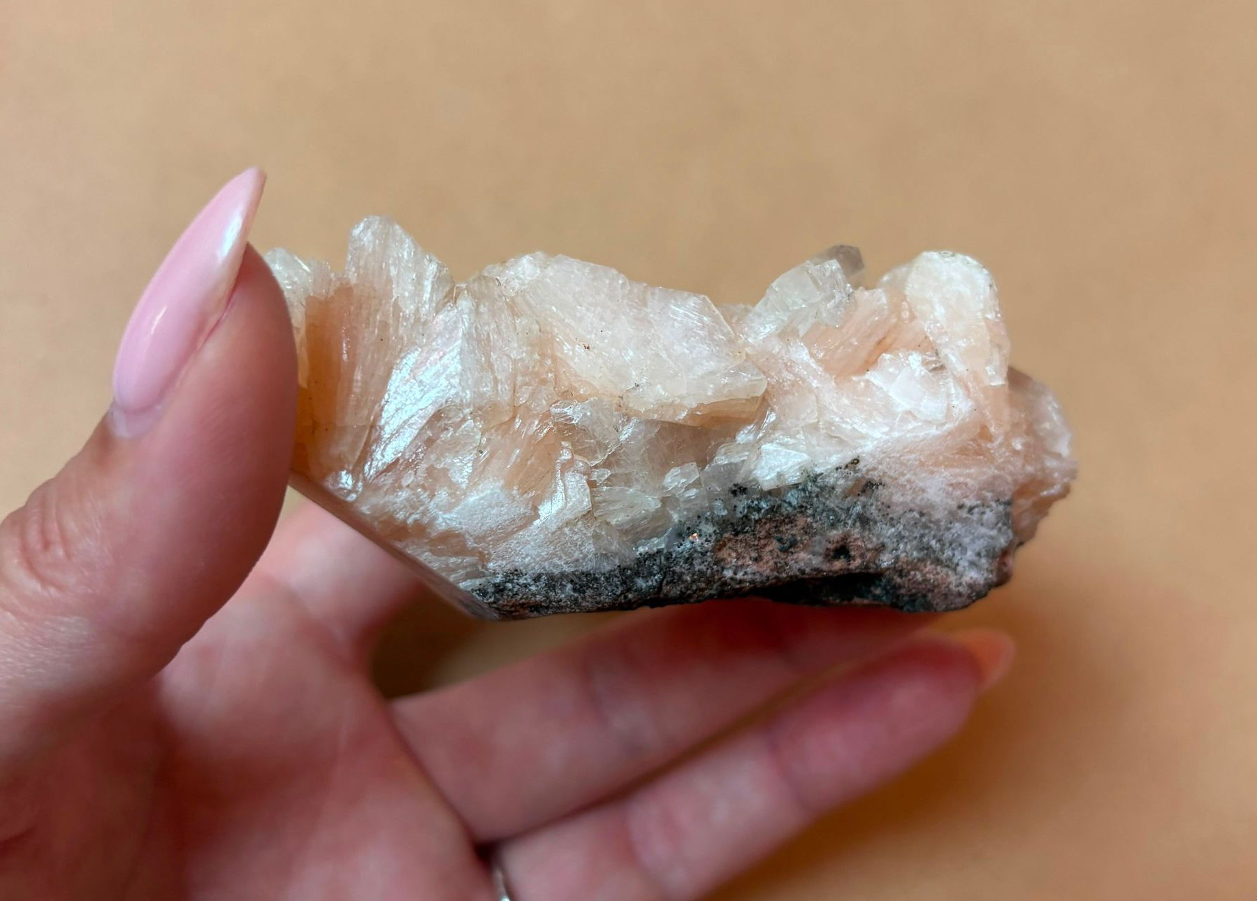 Prachtig mineraal cluster uit India – 165 gram