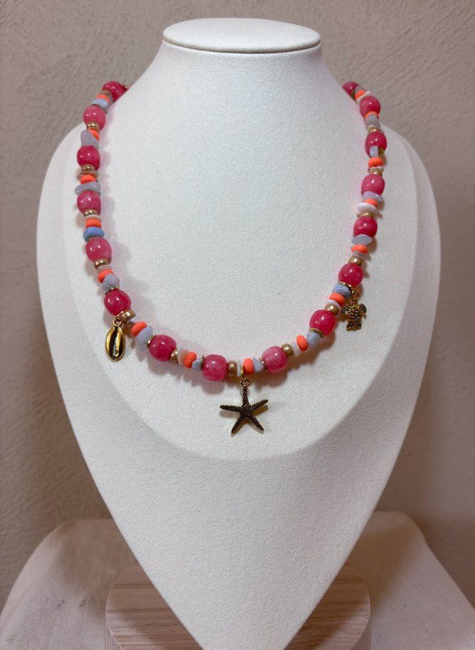 Handgemaakte edelstenen ketting met roze jade en chalcedoon