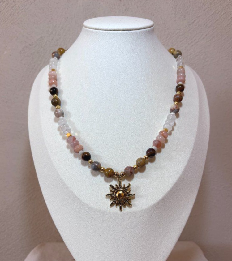 Handgemaakte edelstenen ketting met tijgeroog, bergkristal, roze aventurijn en crazy lace agaat