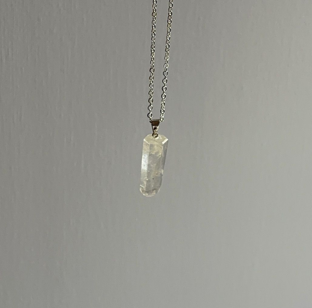 Ketting zilver met bergkristal punthanger