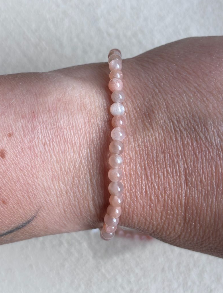 Armband perzik maansteen