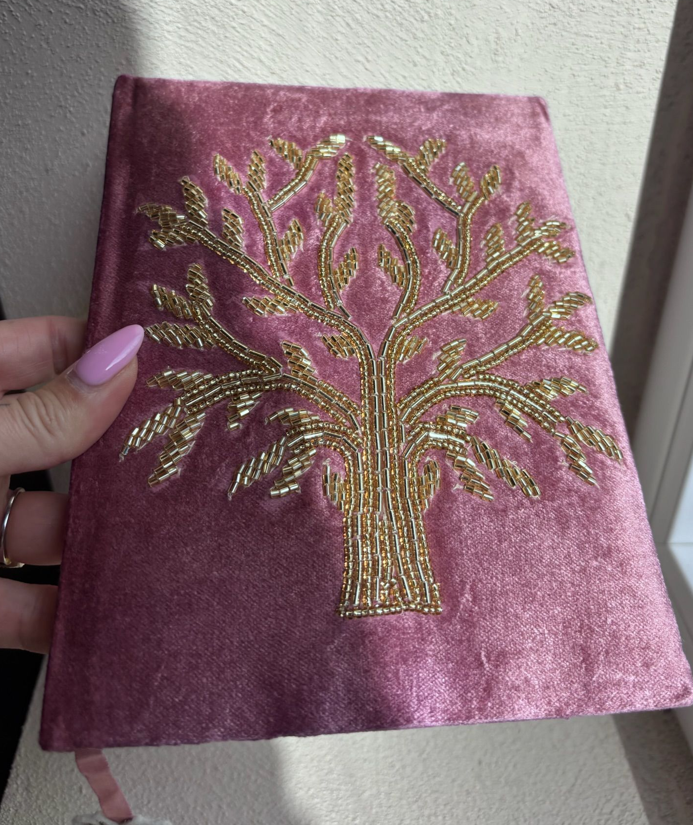 Notitieboek fluweel roze met levensboom