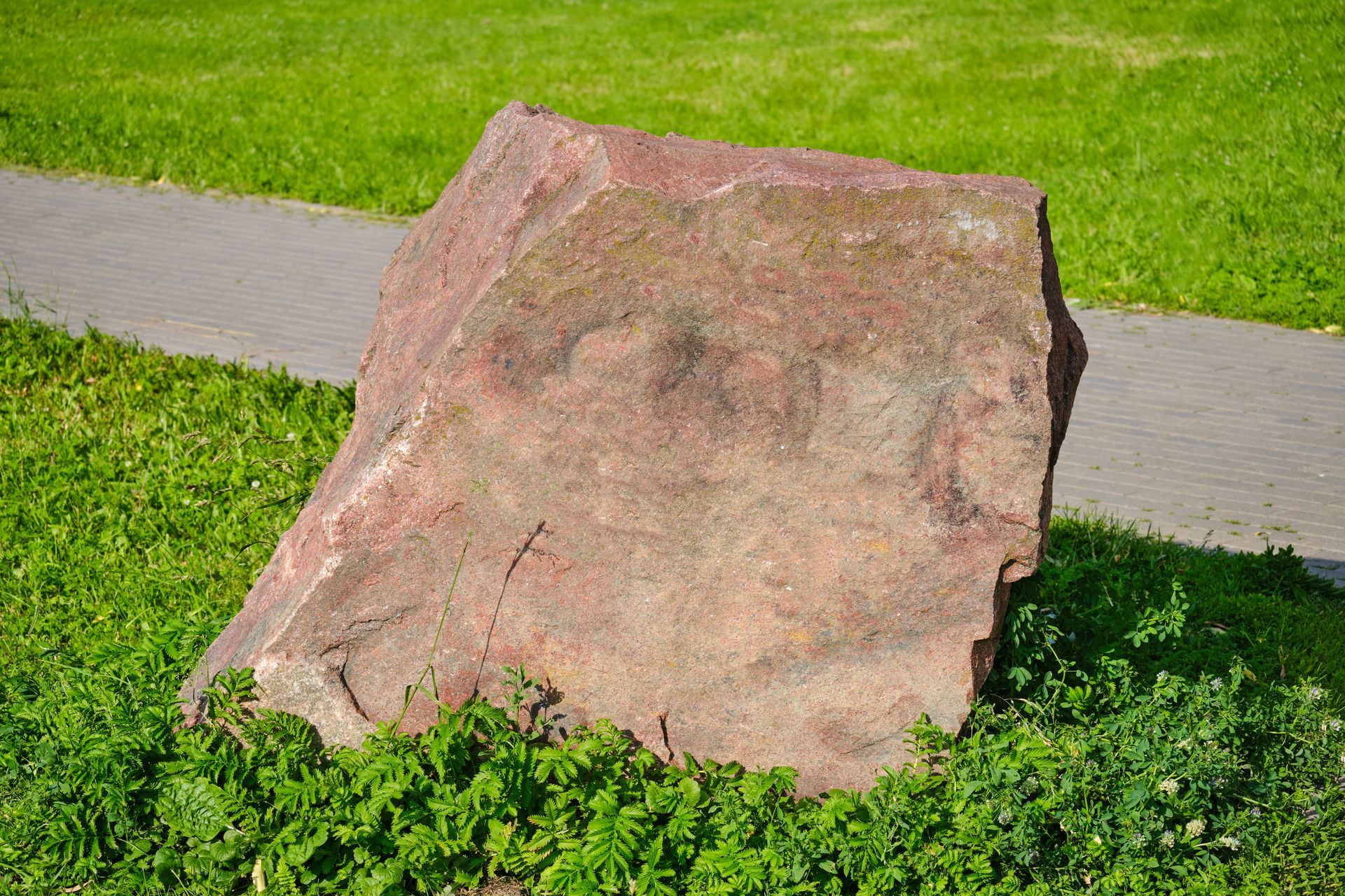 Fieldstone Single Boulders