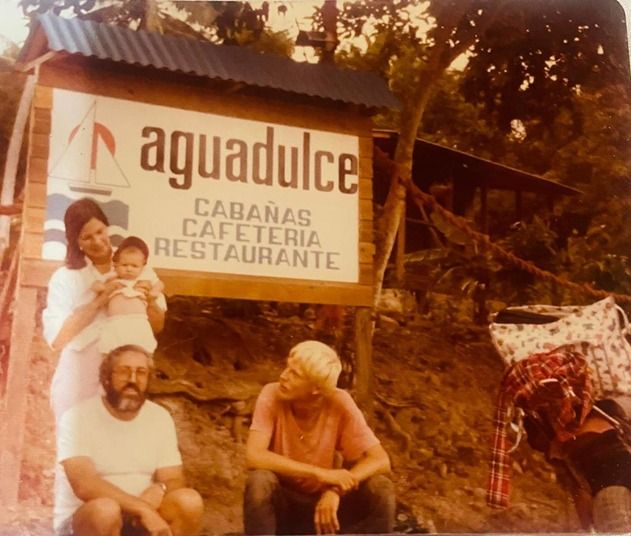 Esta historia comenzó con mucho amor y hoy, 40 años después la contamos con ese mismo amor