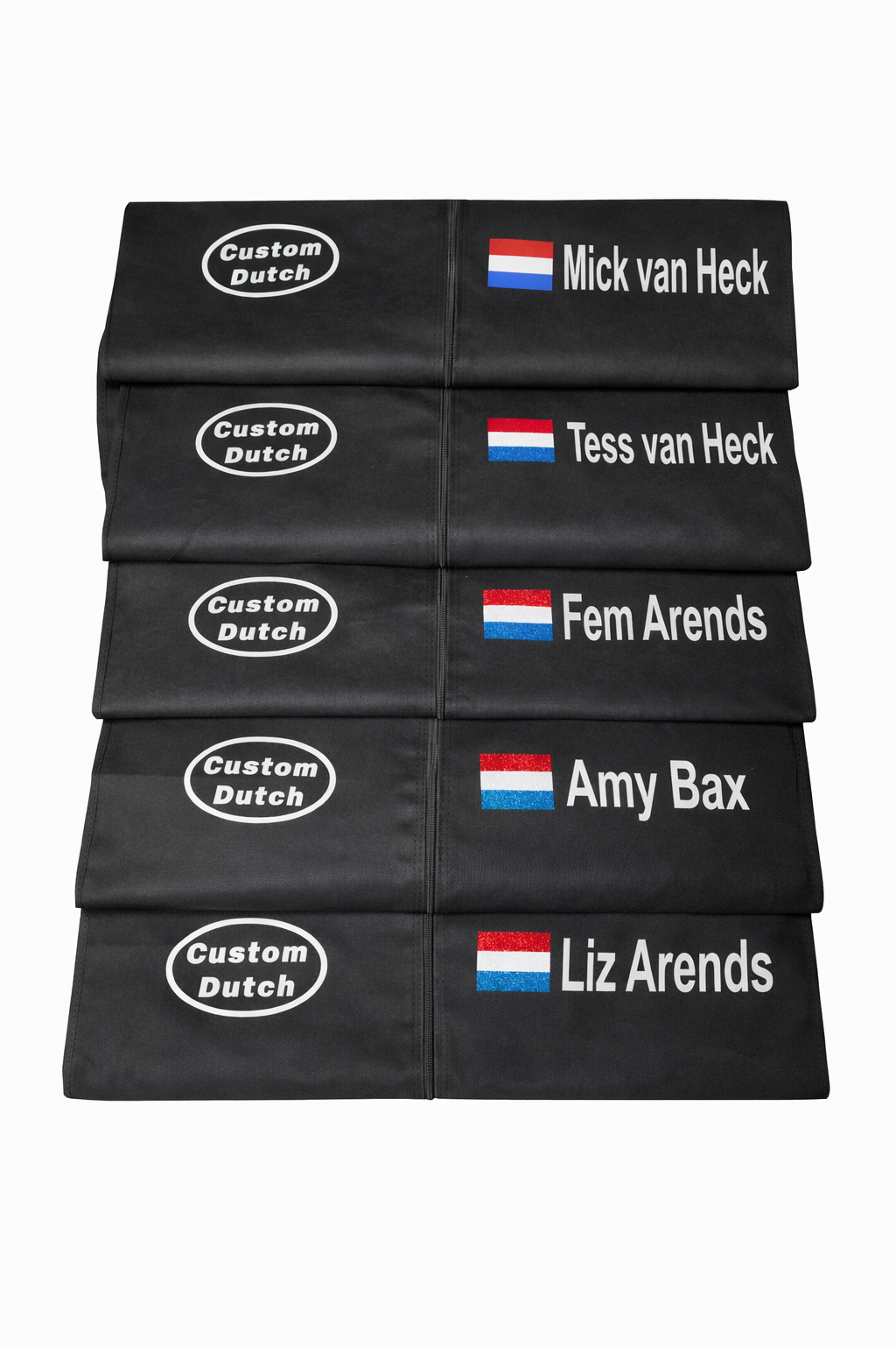 Zwarte kledingtas met Nederlandse vlag en de tekst 
