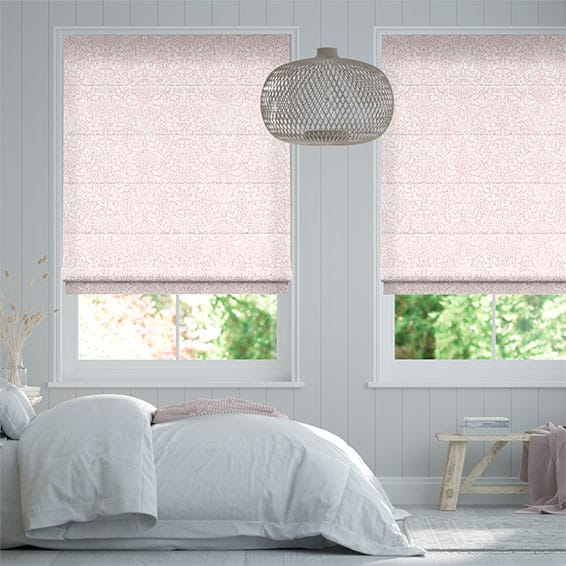 Light link blinds in a white room