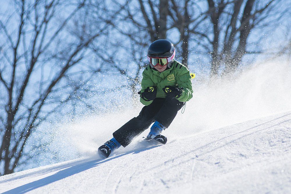 Kind fährt Ski