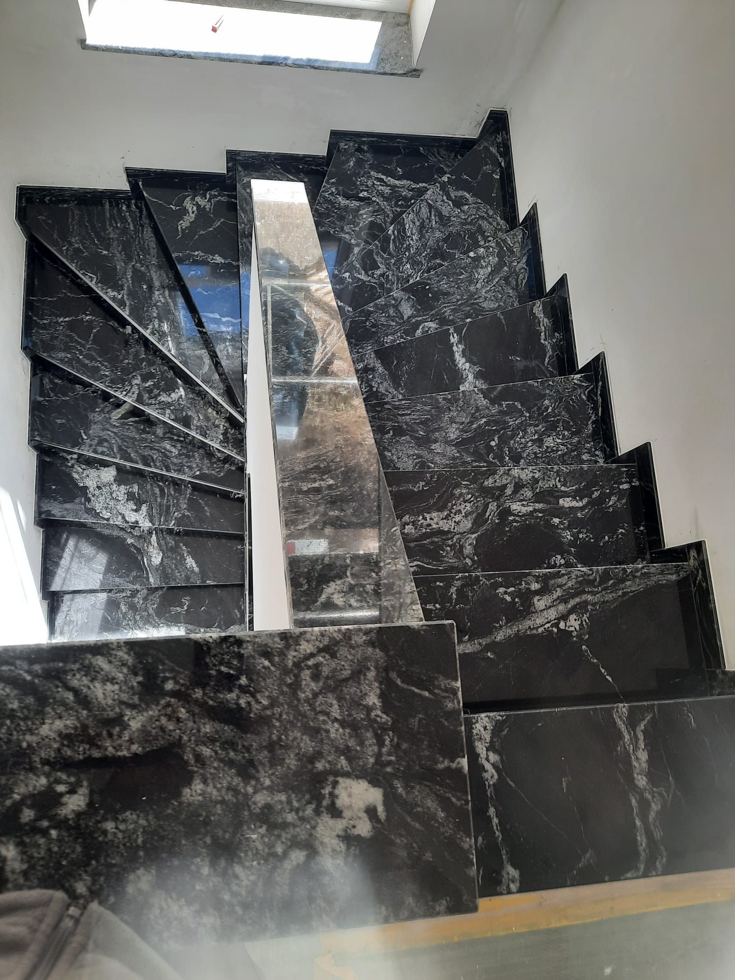 steigenhaus schwarz melierter marmor