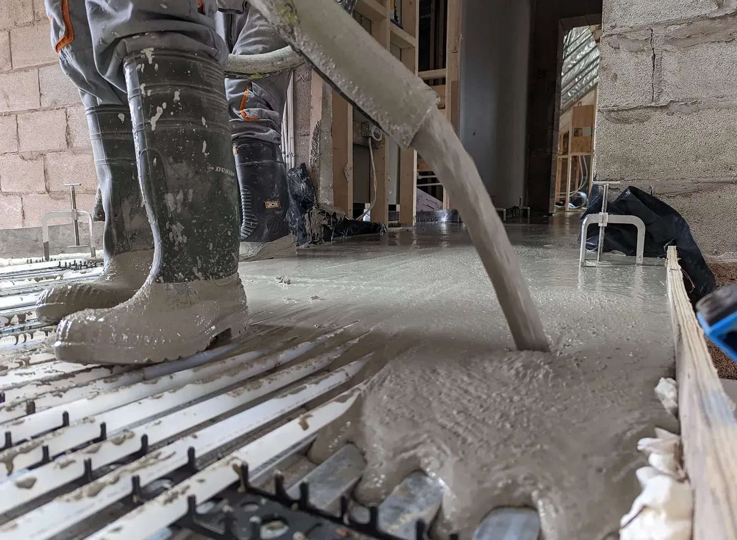 Cemfloor vs traditional screed