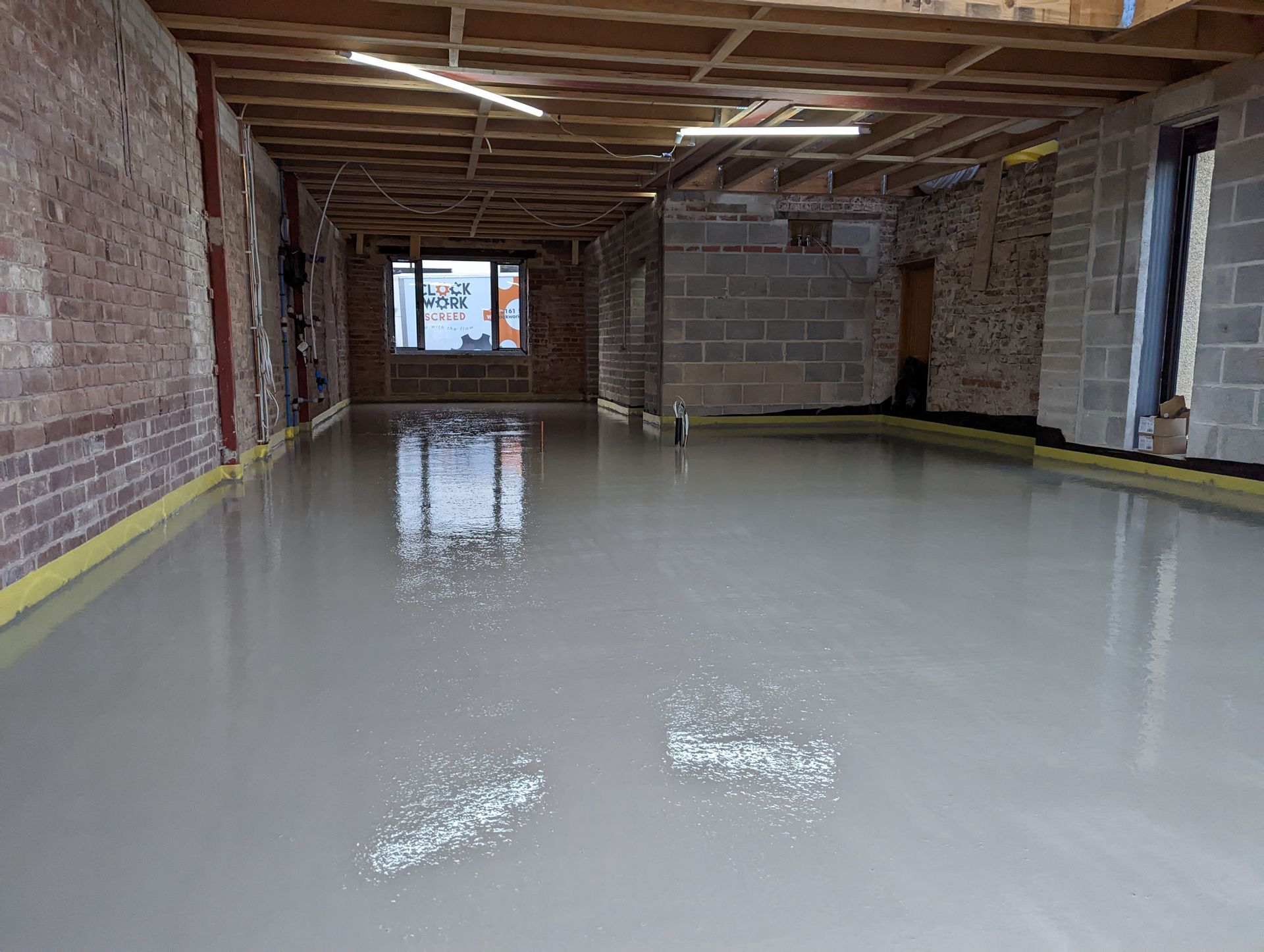 What is liquid screed