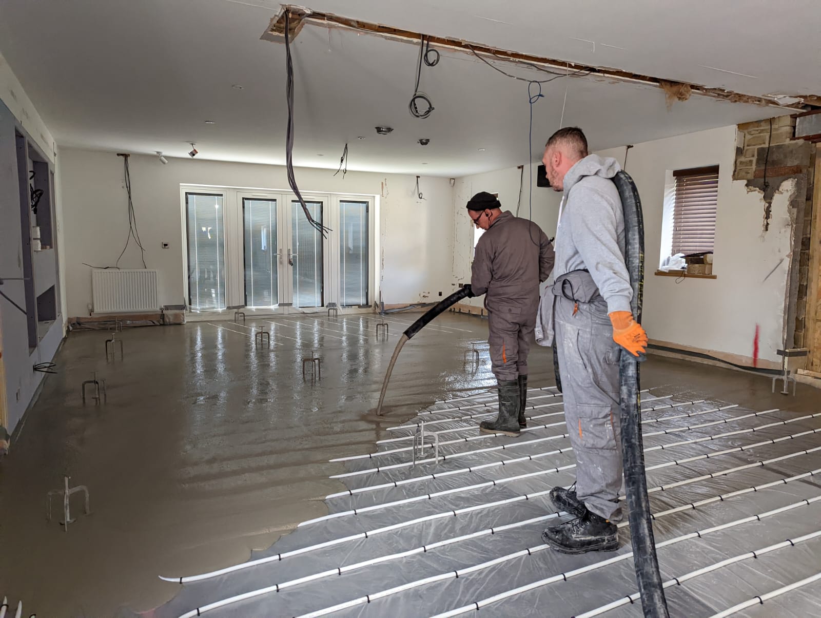 What is liquid screed