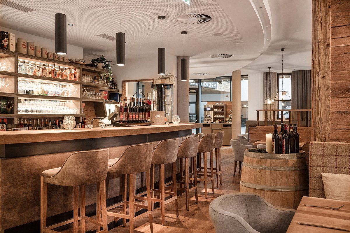 cafe restaurant