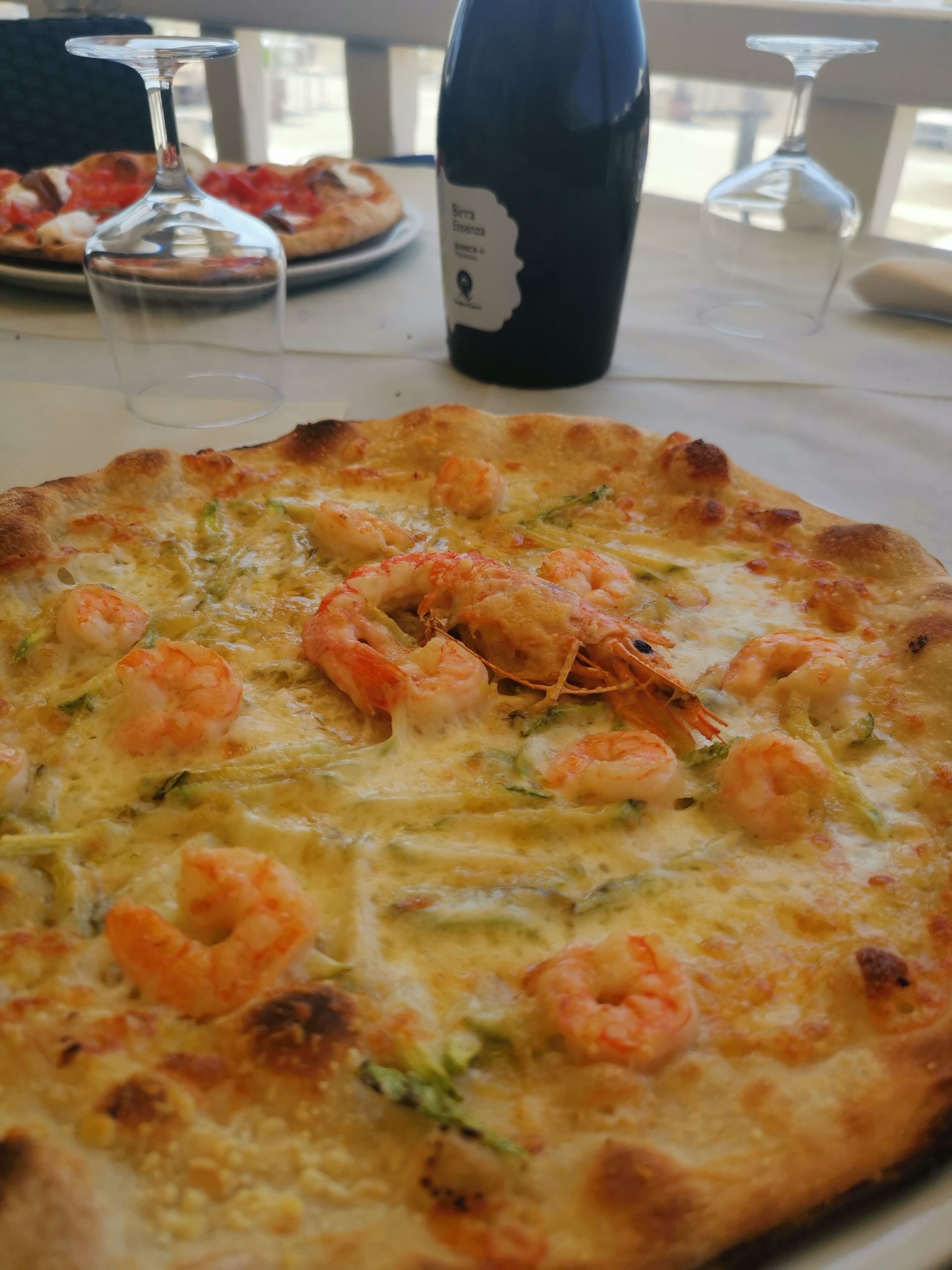 Pizza con gamberetti