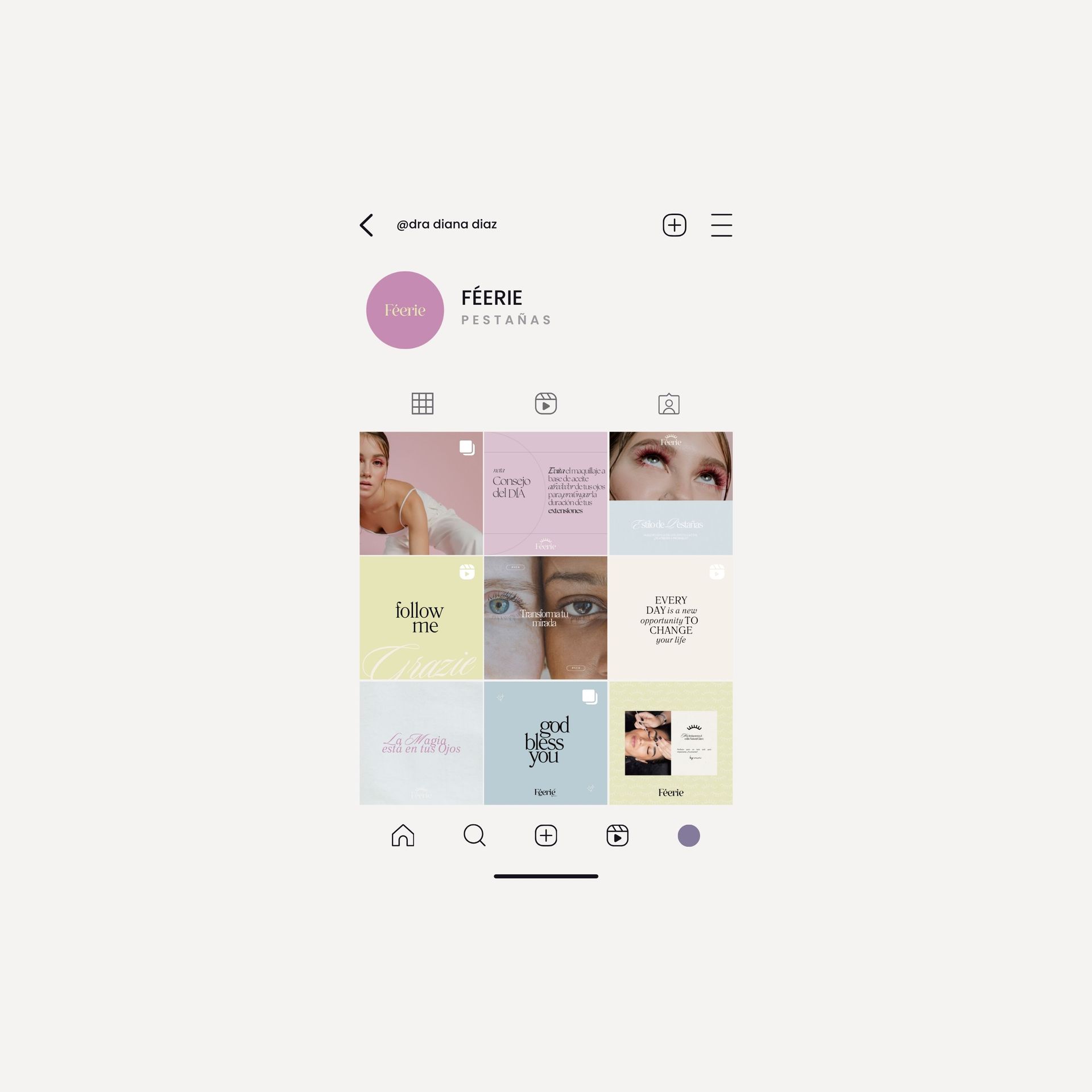 Página de perfil al estilo de Instagram con un icono de perfil rosa y una cuadrícula de fotos de 3x3 en tonos pastel en la pantalla de un teléfono.