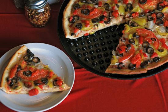 Dine-in Pizza — Northfield, OH — Farinacci Pizza LLC Dine-in Pizza — Northfield, OH — Farinacci Pizza LLC