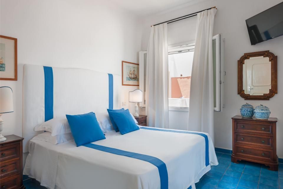 camera con letto matrimoniale
