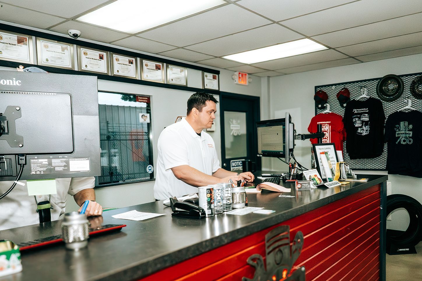 Gallery of our Team | Dependable Automotive
