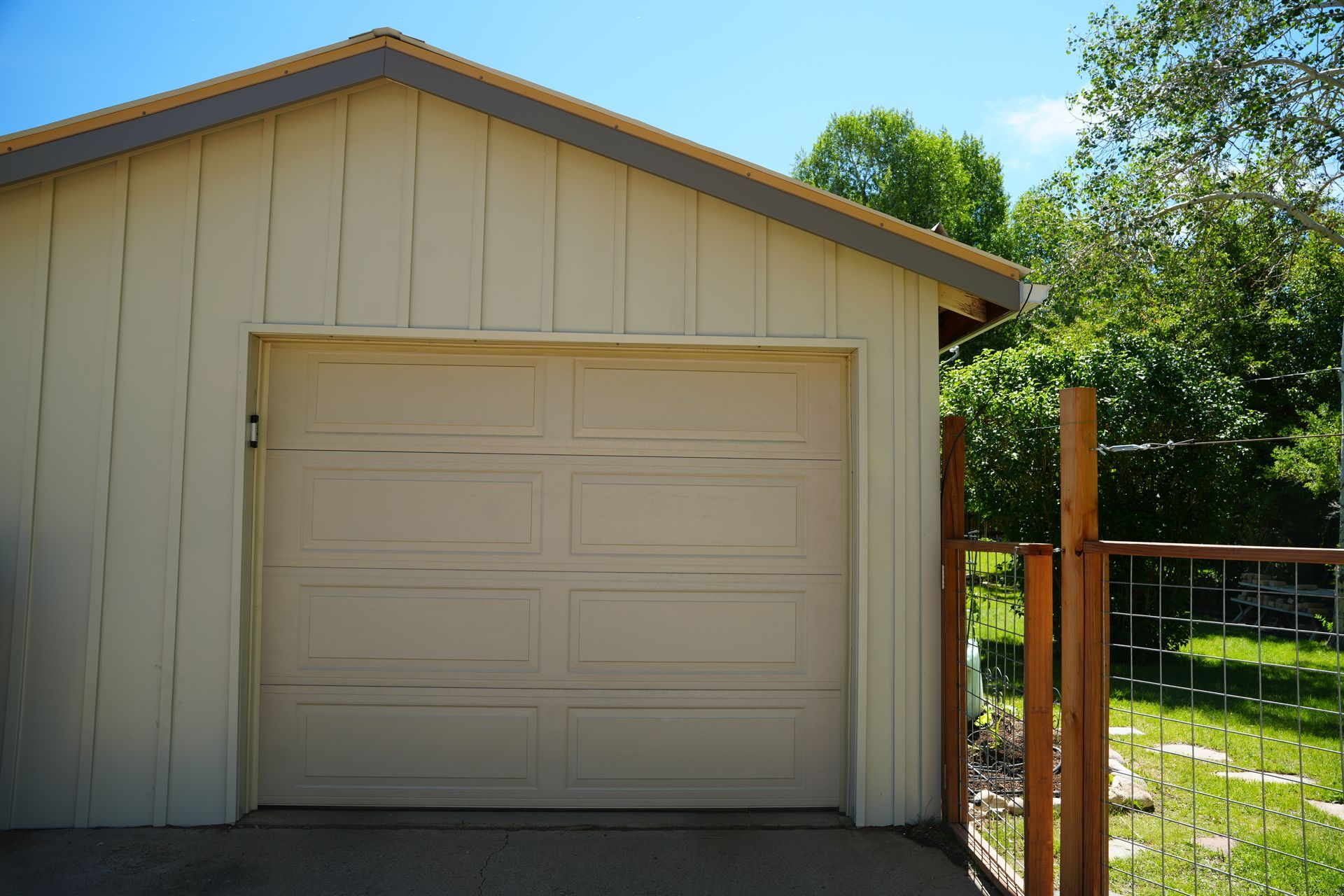 Exterior Fire-Resistant Metal Siding & Skirting
