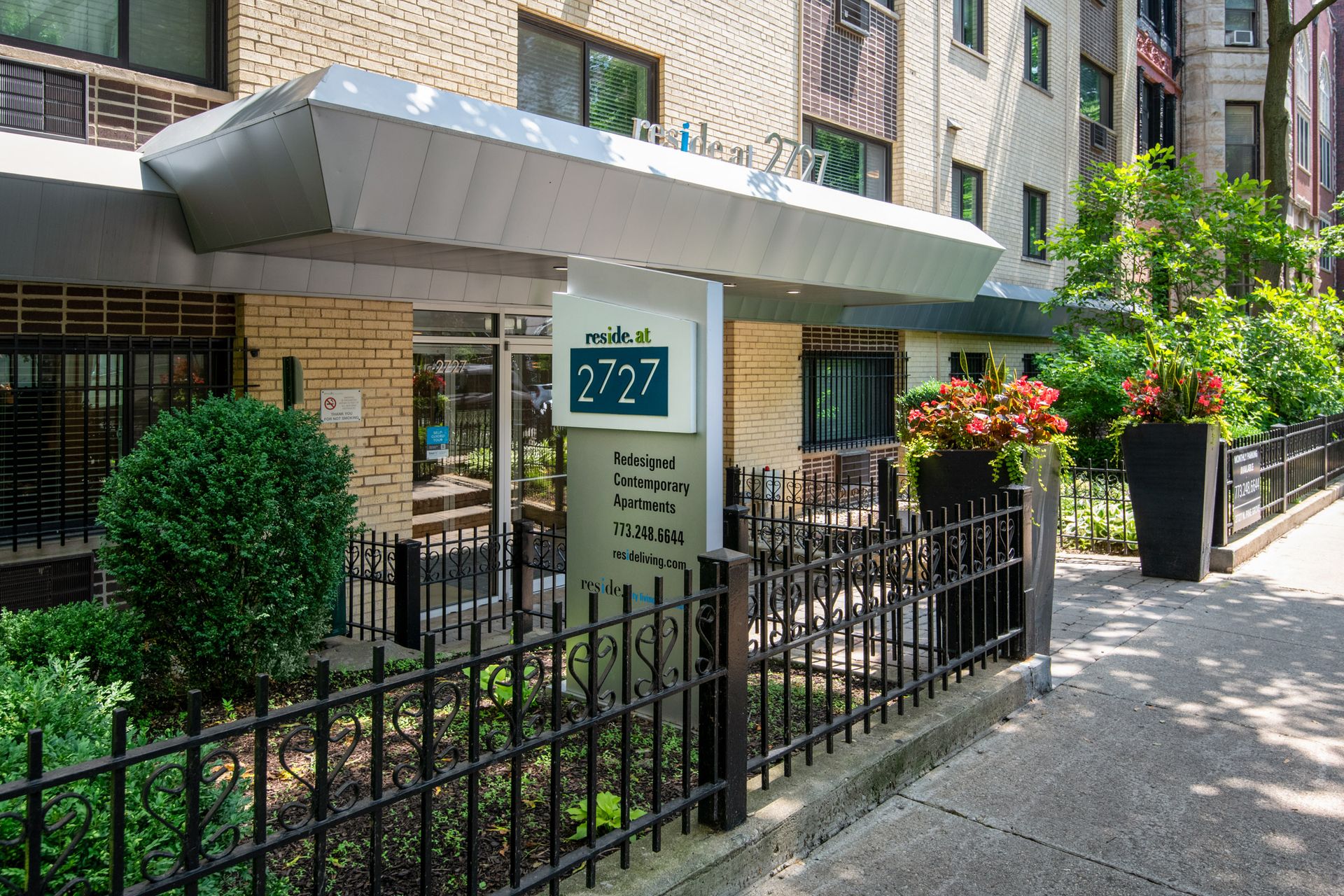 Gallery Reside at 2727 Lincoln Park Chicago Apartments