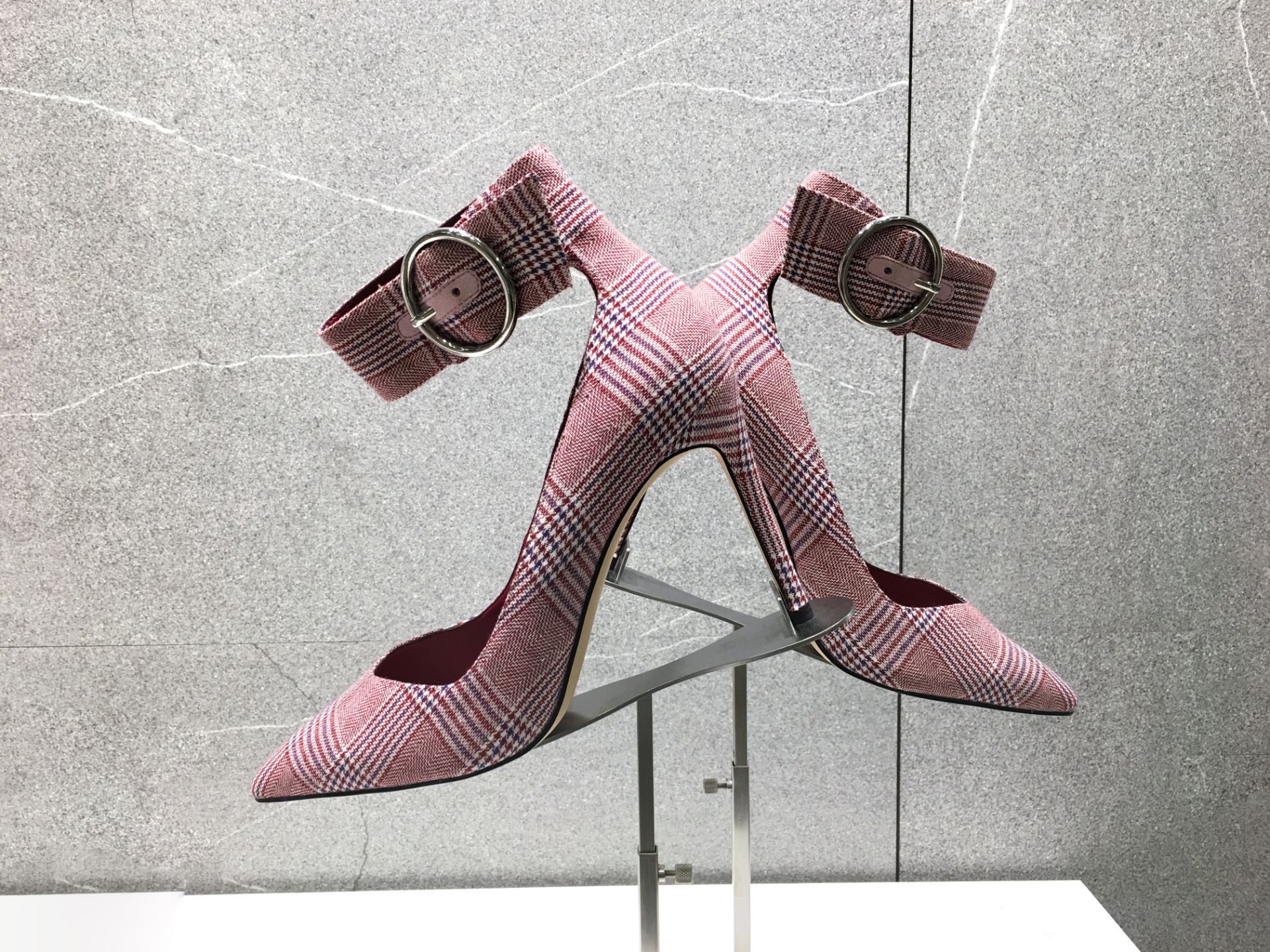 FOOTWEAR DISPLAYS