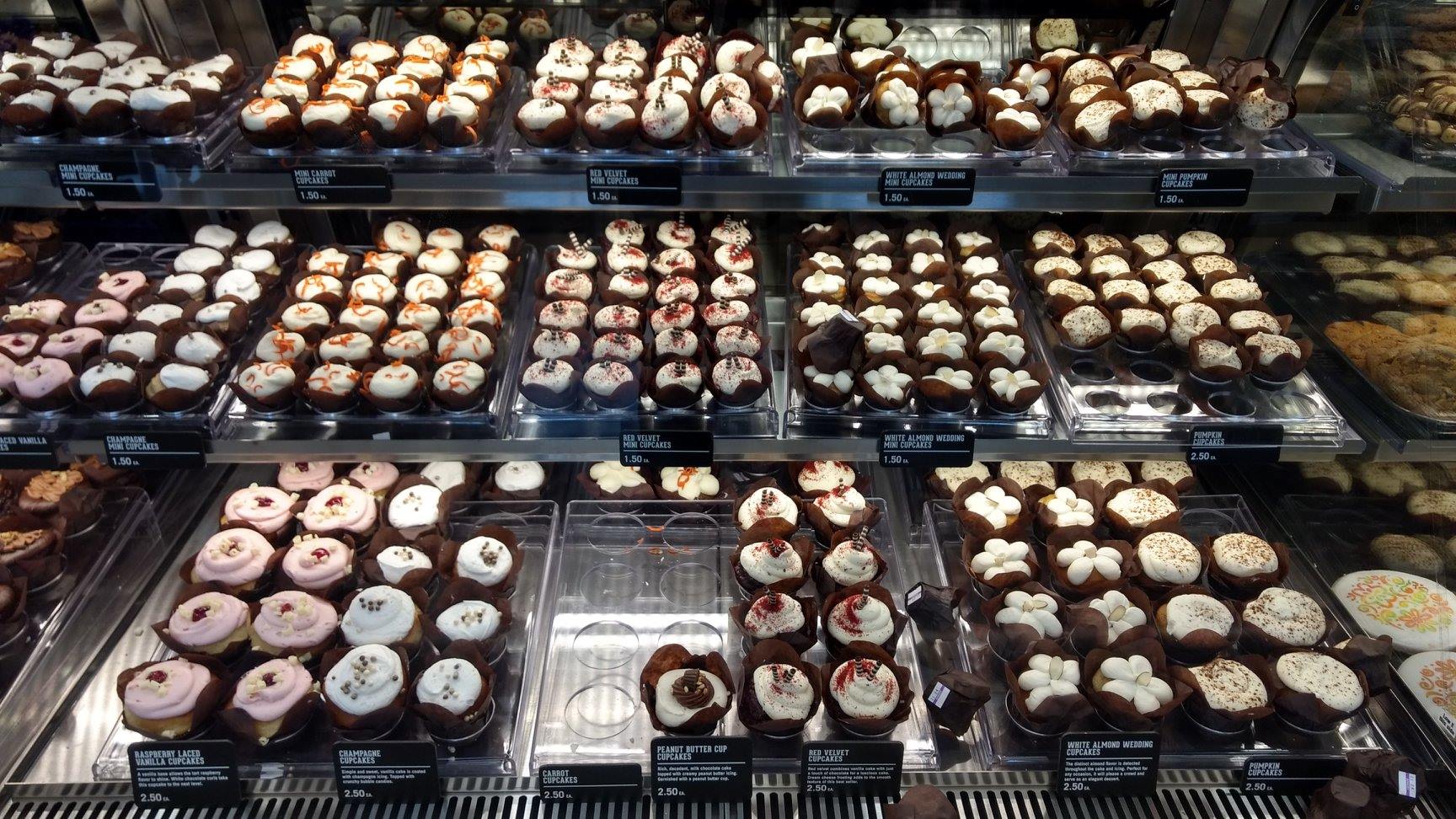 BAKERY DISPLAY
